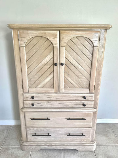 Modern Natural Solid Wood 4 Drawer Large Armoire Dresser